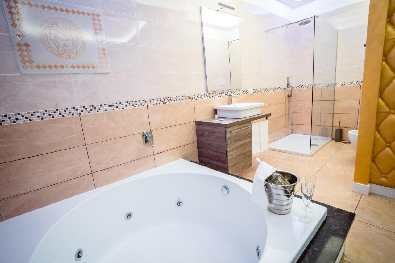 La Fenice Hotel